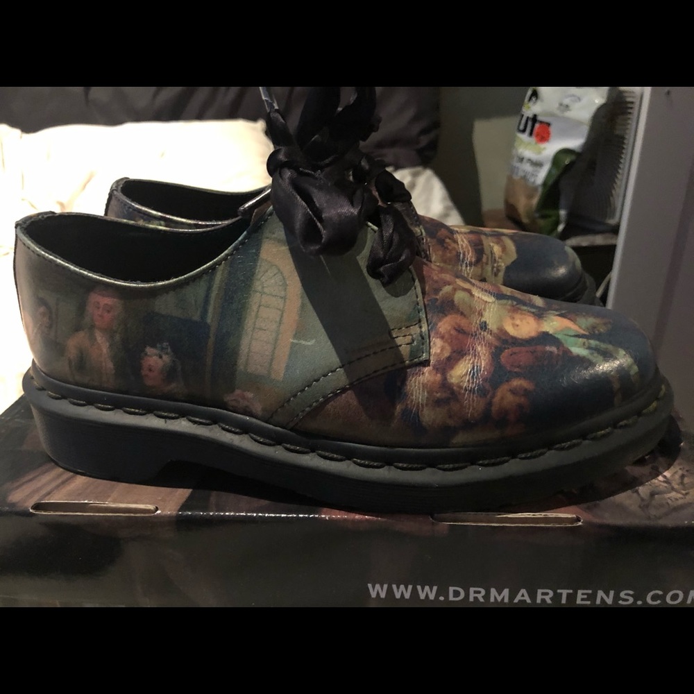 1461 Dr. Martens Hogarth - Picture 1 of 5